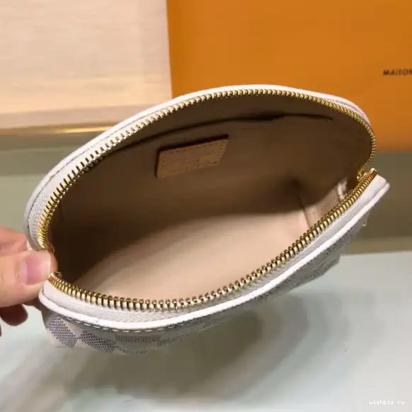 WIS VUITTON COSMETIC POUCH LOUIS 0508